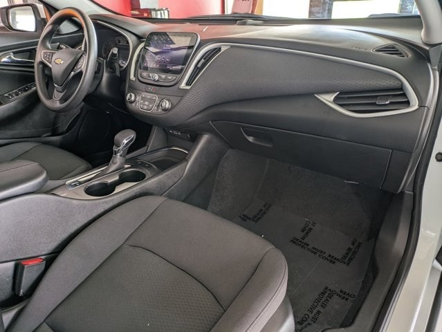 2024 Chevrolet Malibu LT 31