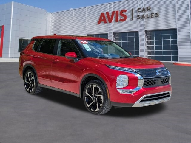 2024 Mitsubishi Outlander SE photo 3