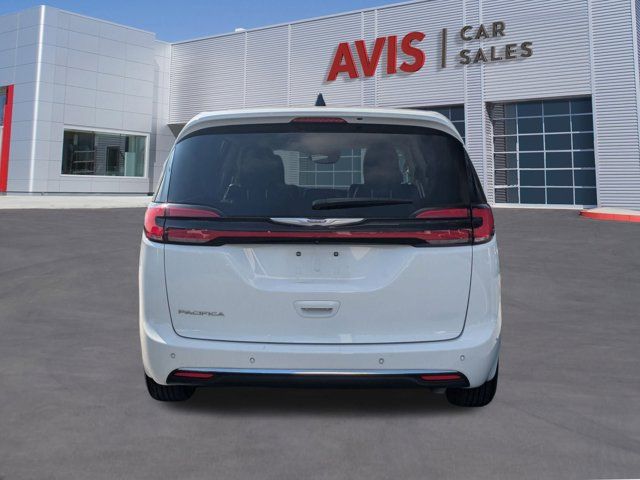 Thumbnail: 2024 Chrysler Pacifica - 7
