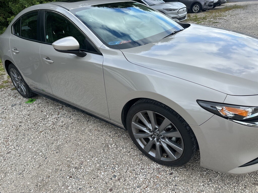 2025 Mazda Mazda3 2.5 s Preferred photo 3