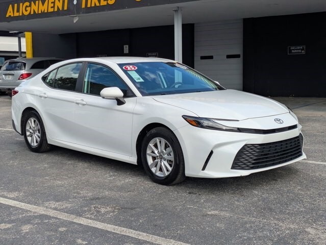 Thumbnail: 2025 Toyota Camry - 3