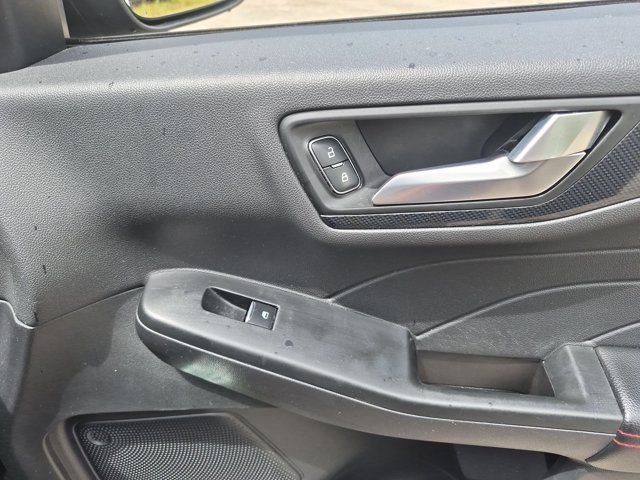 2025 Ford Escape ST-Line - Photo 33