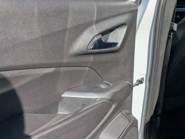 Thumbnail: 2025 Chevrolet Trax - 21