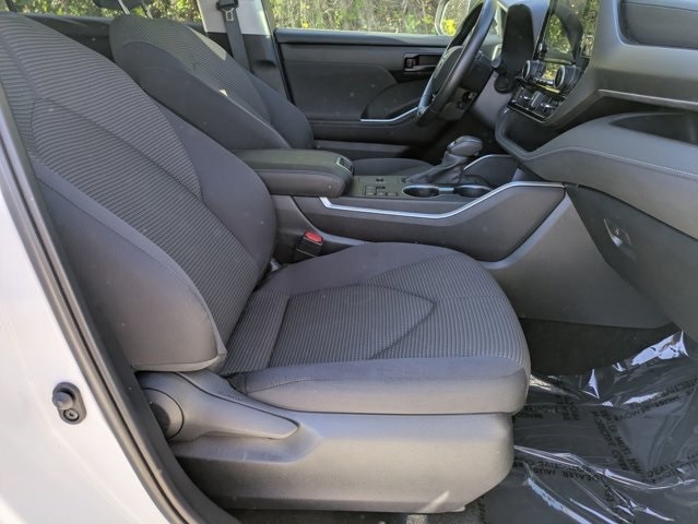 Thumbnail: 2024 Toyota Highlander - 25