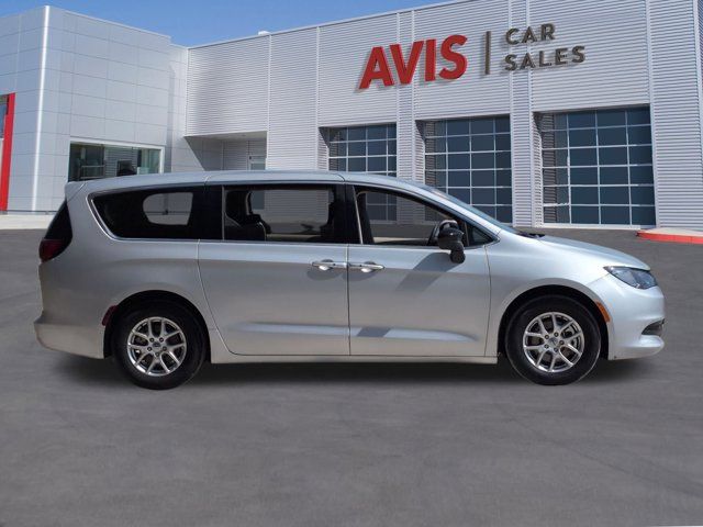 Thumbnail: 2024 Chrysler Voyager - 5