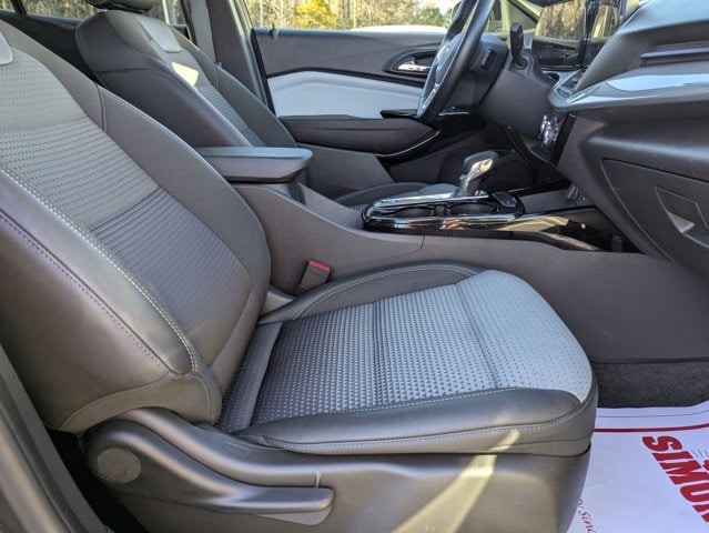 Thumbnail: 2025 Chevrolet Trax - 25