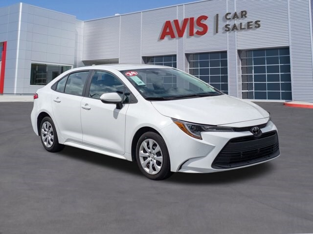 2024 Toyota Corolla LE photo 3