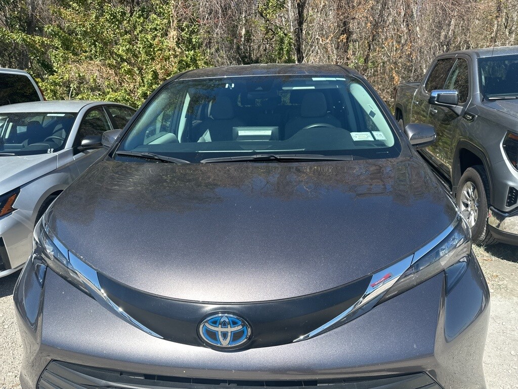 Certified 2024 Toyota Sienna LE 8 Passenger Van Passenger Van