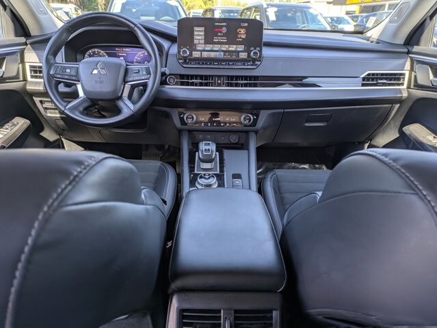 Thumbnail: 2024 Mitsubishi Outlander - 22