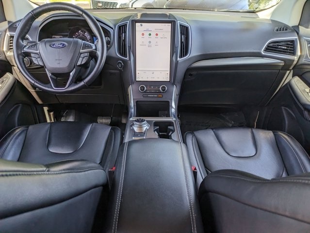 2022 Ford Edge Titanium 25