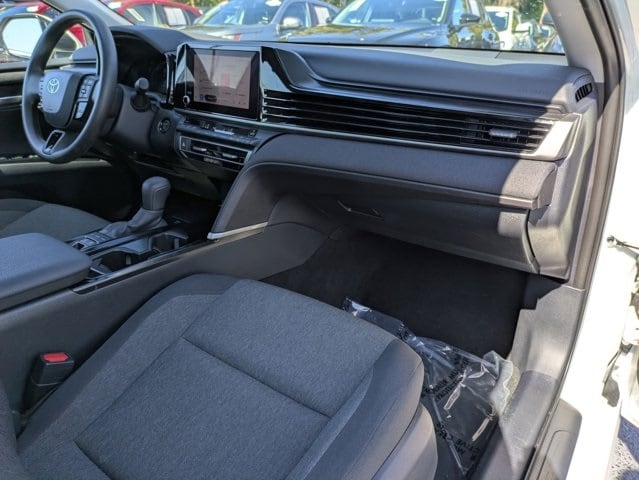 Thumbnail: 2025 Toyota Camry - 32