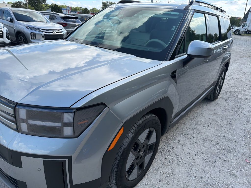 2025 Hyundai Santa Fe's photo