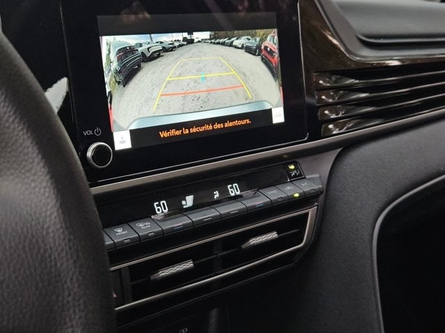 Thumbnail: 2025 Toyota Camry - 18