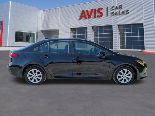 2025 Toyota Corolla LE photo 4