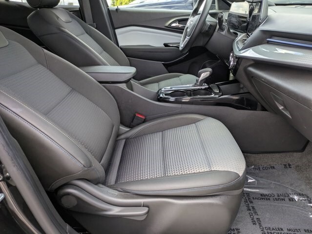 Thumbnail: 2025 Chevrolet Trax - 31