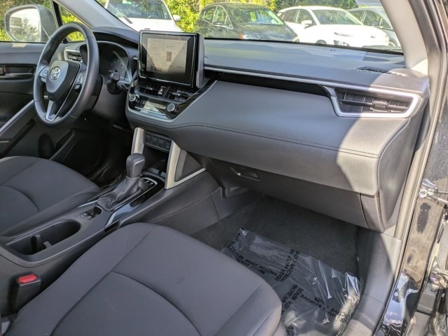 Thumbnail: 2025 Toyota Corolla Cross - 25