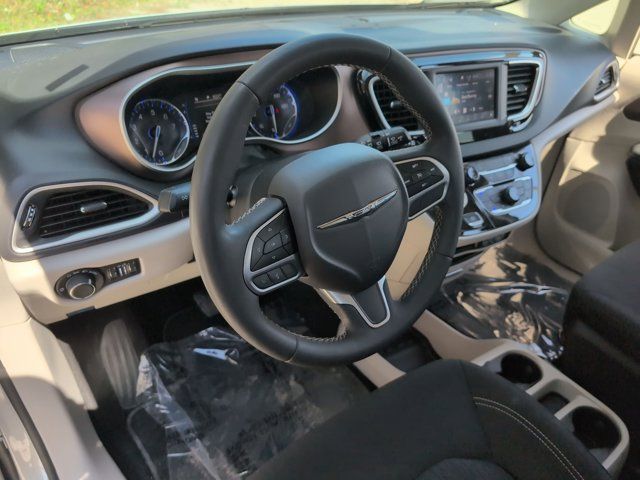 Thumbnail: 2024 Chrysler Voyager - 15