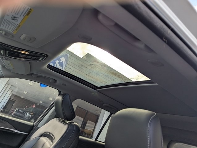 Thumbnail: 2023 Jeep Grand Cherokee - 23
