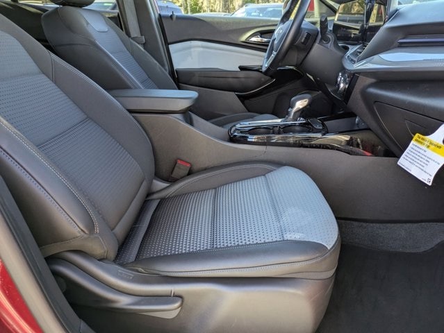 Thumbnail: 2025 Chevrolet Trax - 25