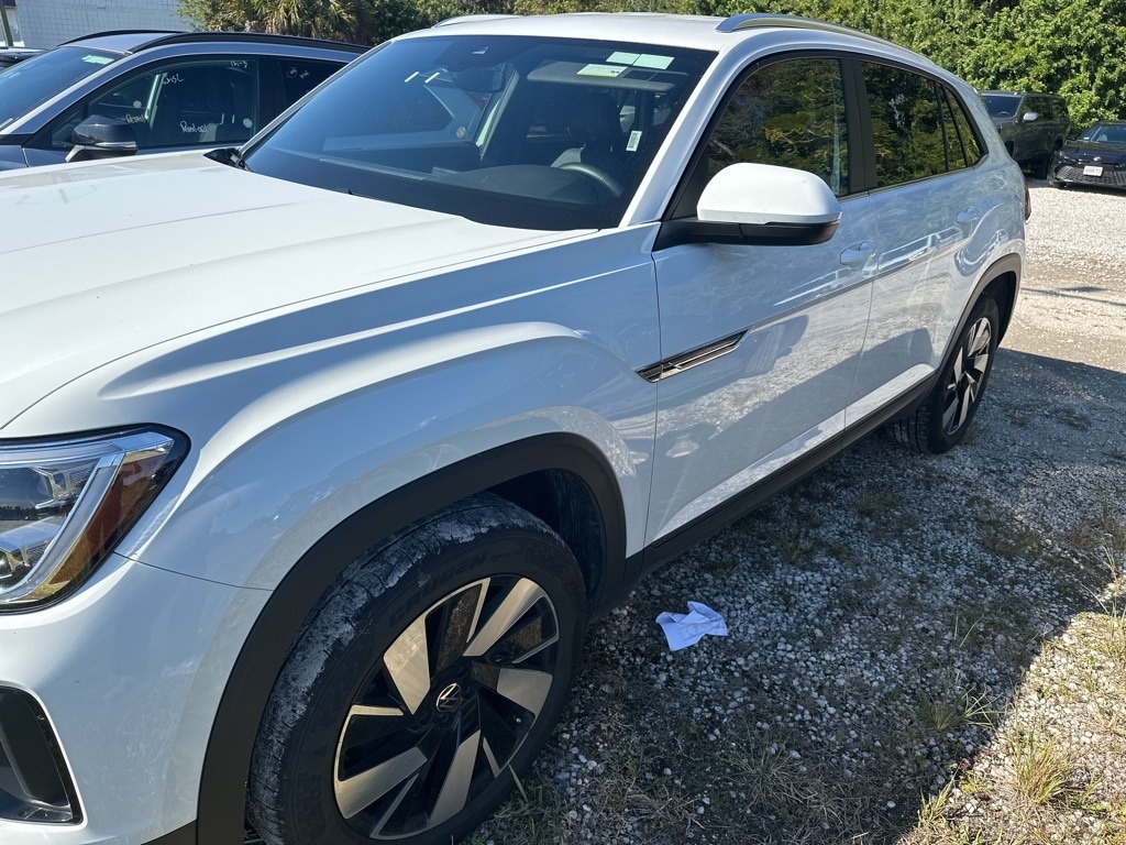 2025 Volkswagen Atlas Cross Sport SE w/Tech's photo