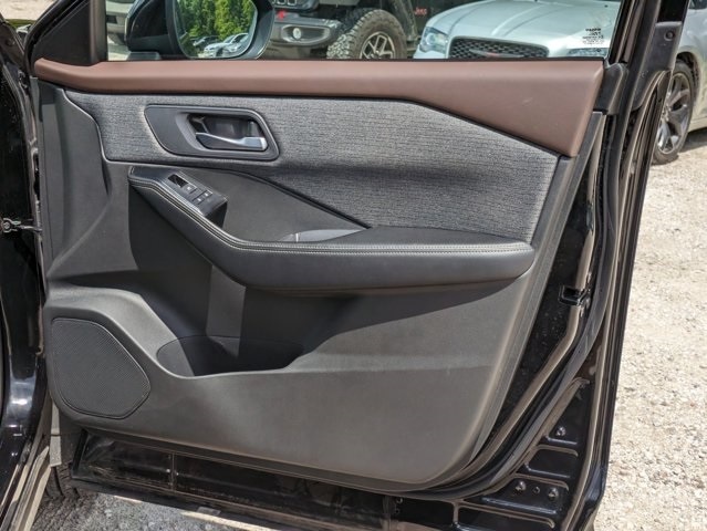 2023 Nissan Rogue SV 30