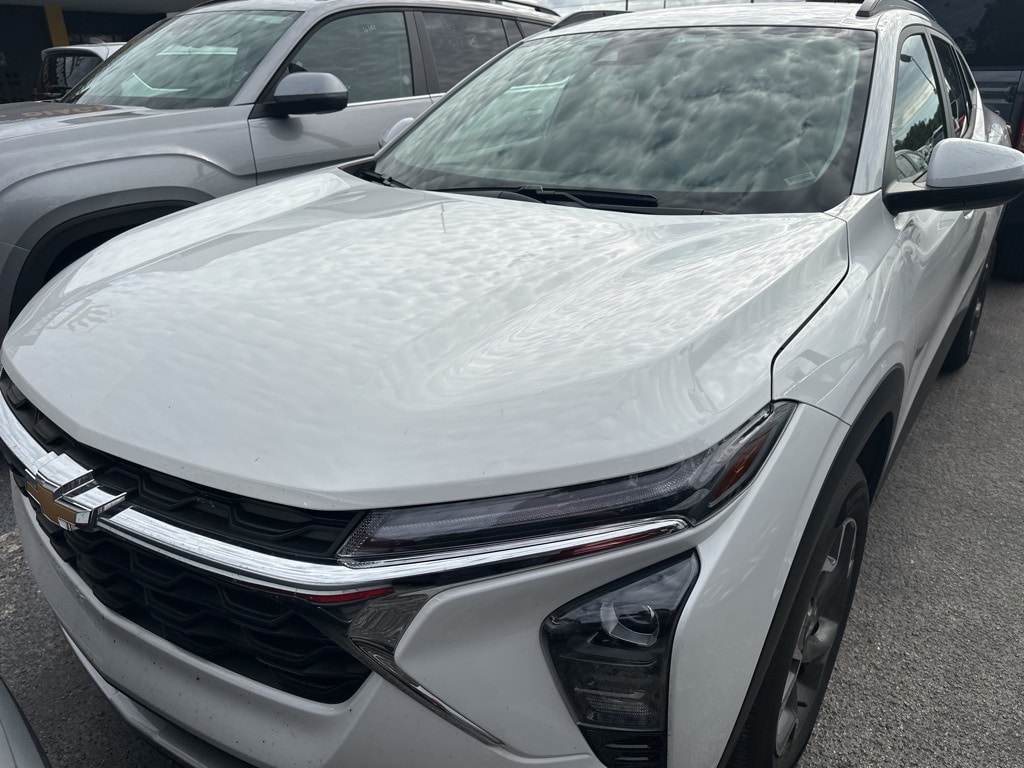 Certified 2025 Chevrolet Trax LT SUV