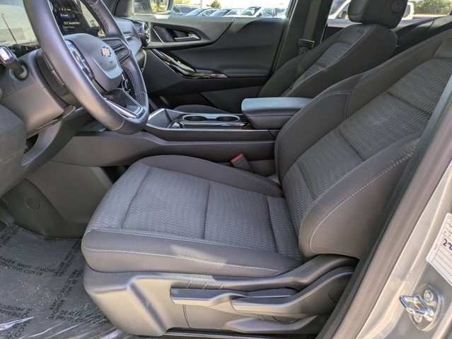 Thumbnail: 2025 Chevrolet Equinox - 25