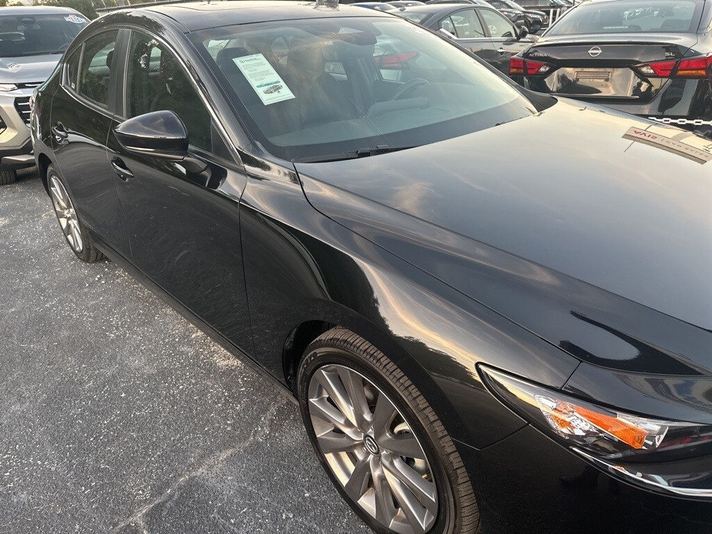 2025 Mazda Mazda3 2.5 s Preferred photo 2