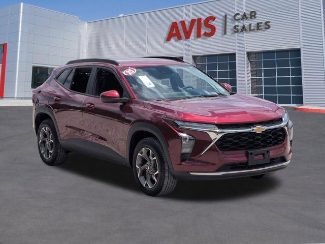 Thumbnail: 2025 Chevrolet Trax - 3
