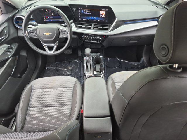 Thumbnail: 2025 Chevrolet Trax - 25