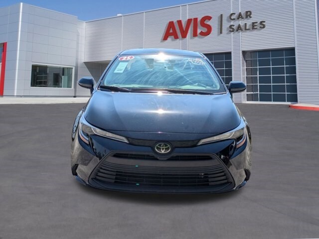 2025 Toyota Corolla LE photo 2