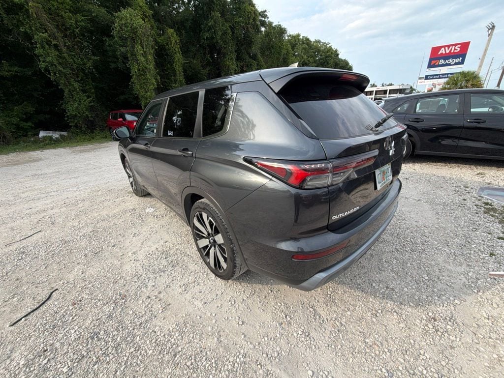 Thumbnail: 2025 Mitsubishi Outlander - 7