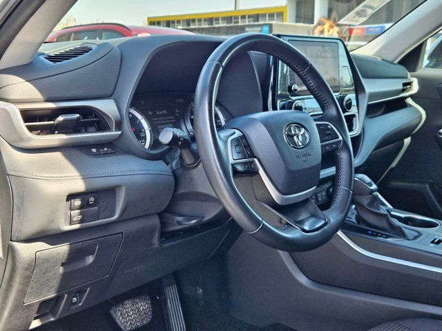 Thumbnail: 2024 Toyota Highlander - 14