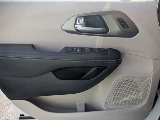 Thumbnail: 2024 Chrysler Pacifica - 20