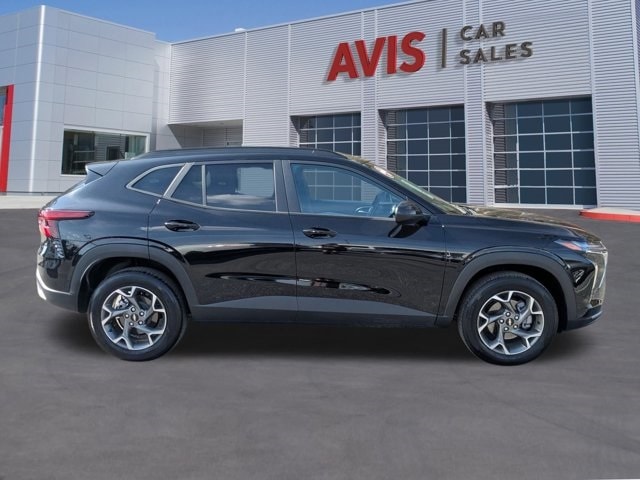 Thumbnail: 2025 Chevrolet Trax - 5