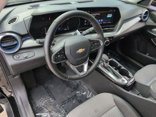 Thumbnail: 2025 Chevrolet Trax - 15