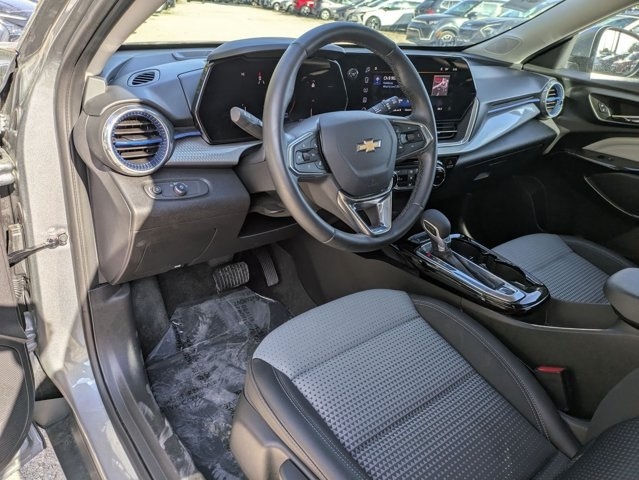 Thumbnail: 2025 Chevrolet Trax - 5