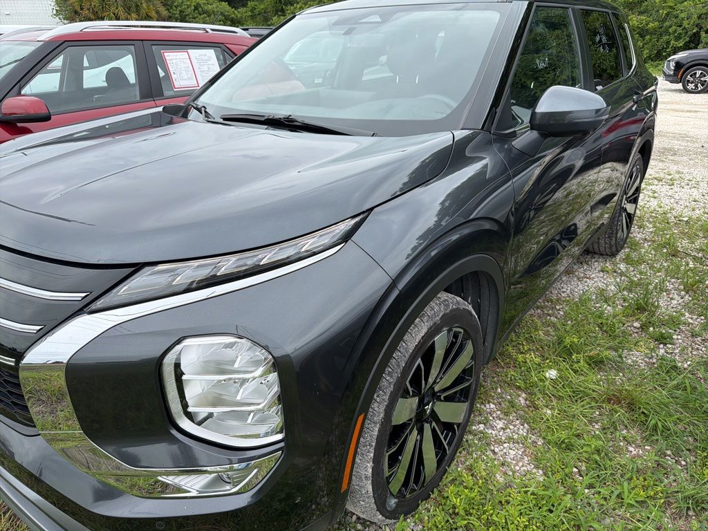 2025 Mitsubishi Outlander's photo