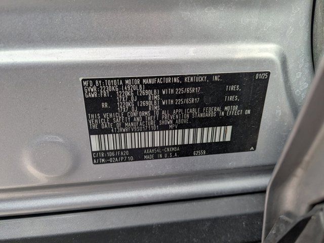 Thumbnail: 2025 Toyota RAV4 - 31