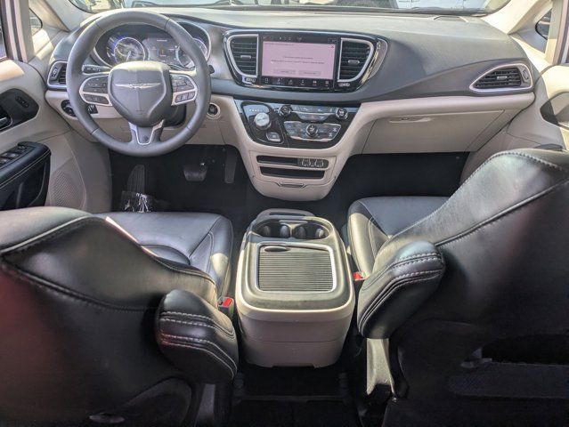 Thumbnail: 2024 Chrysler Pacifica - 24