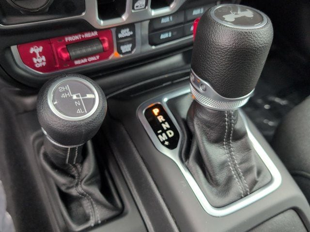 Thumbnail: 2025 Jeep Wrangler - 19