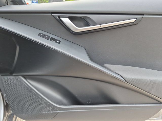 Thumbnail: 2025 Kia Niro - 32