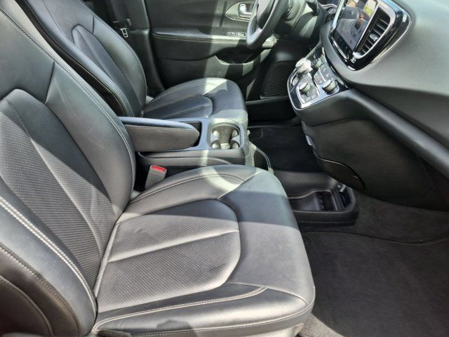 Thumbnail: 2025 Chrysler Pacifica - 31