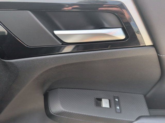 Thumbnail: 2025 Mitsubishi Outlander - 34