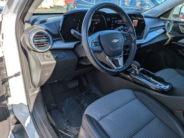 Thumbnail: 2025 Chevrolet Trax - 5