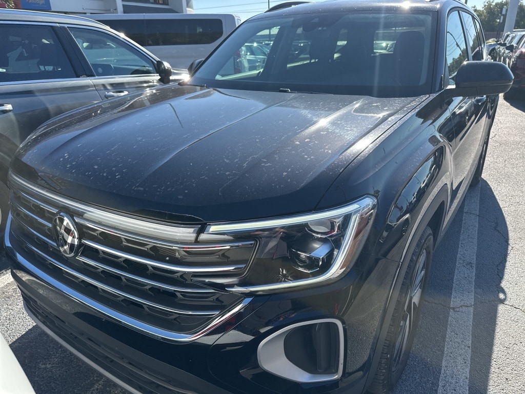 Certified 2025 Volkswagen Atlas 2.0T SE w/Technology SUV