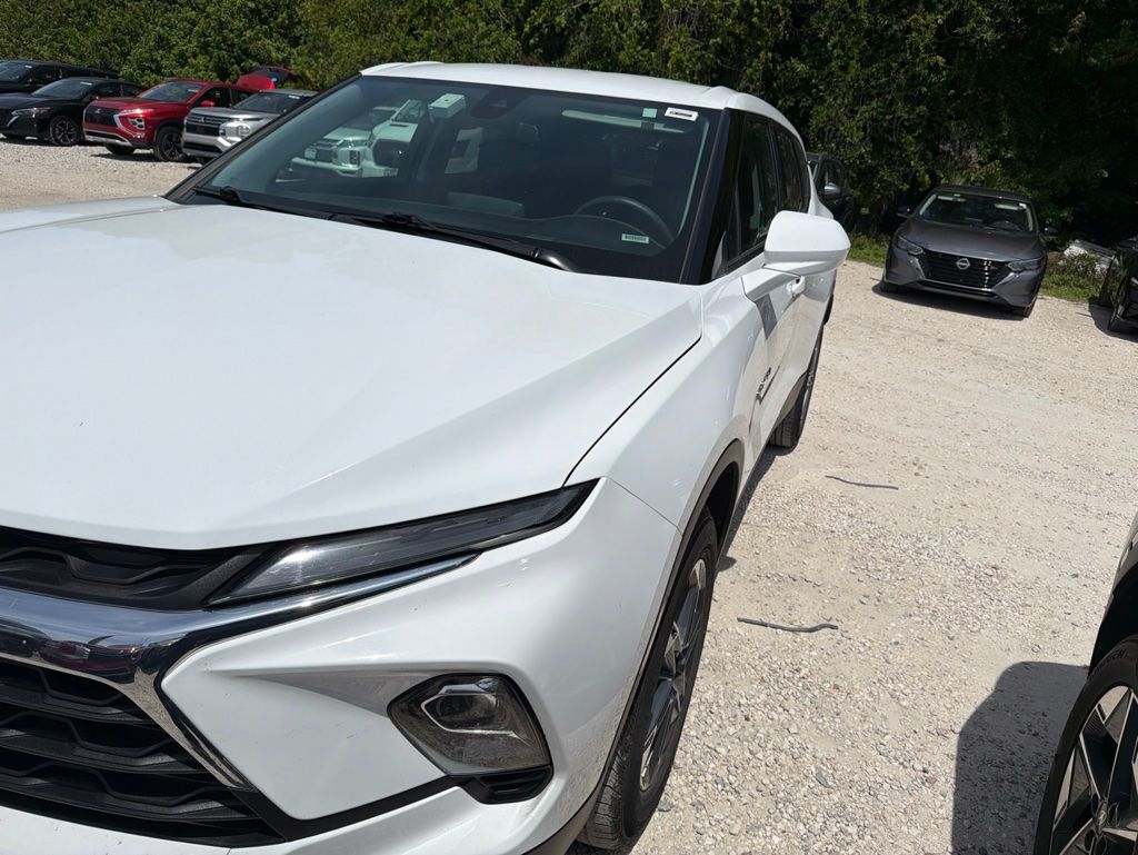 2025 Chevrolet Blazer 2.0T 2LT FWD's photo