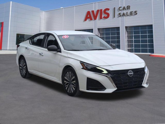 Thumbnail: 2025 Nissan Altima - 3