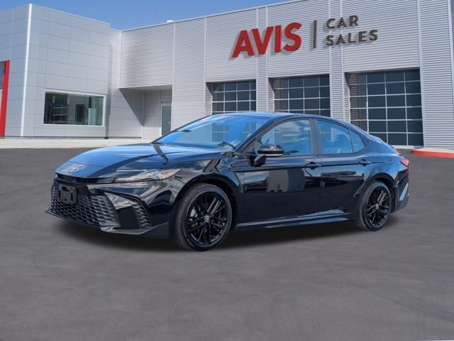 2025 Toyota Camry SE's photo