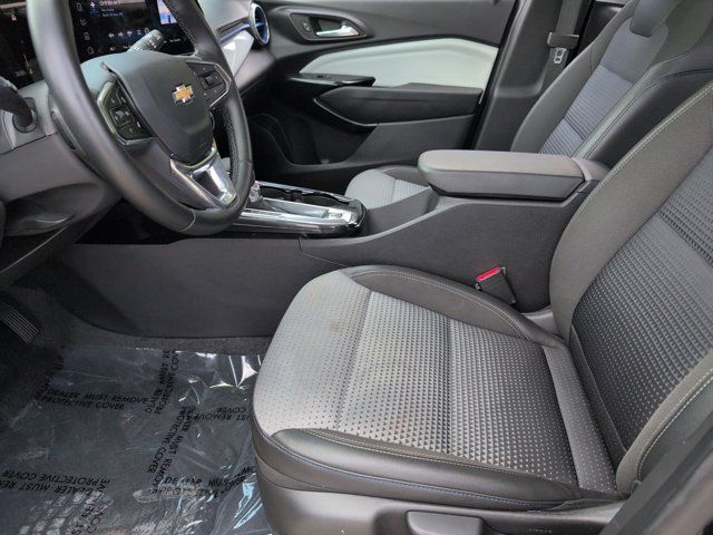 Thumbnail: 2025 Chevrolet Trax - 24